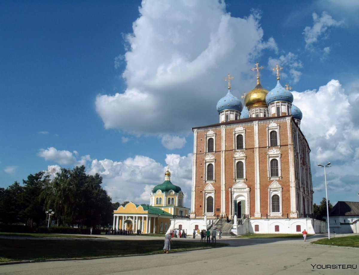 • Успенский собор Рязанского Кремля ( 1693-1699 гг.)