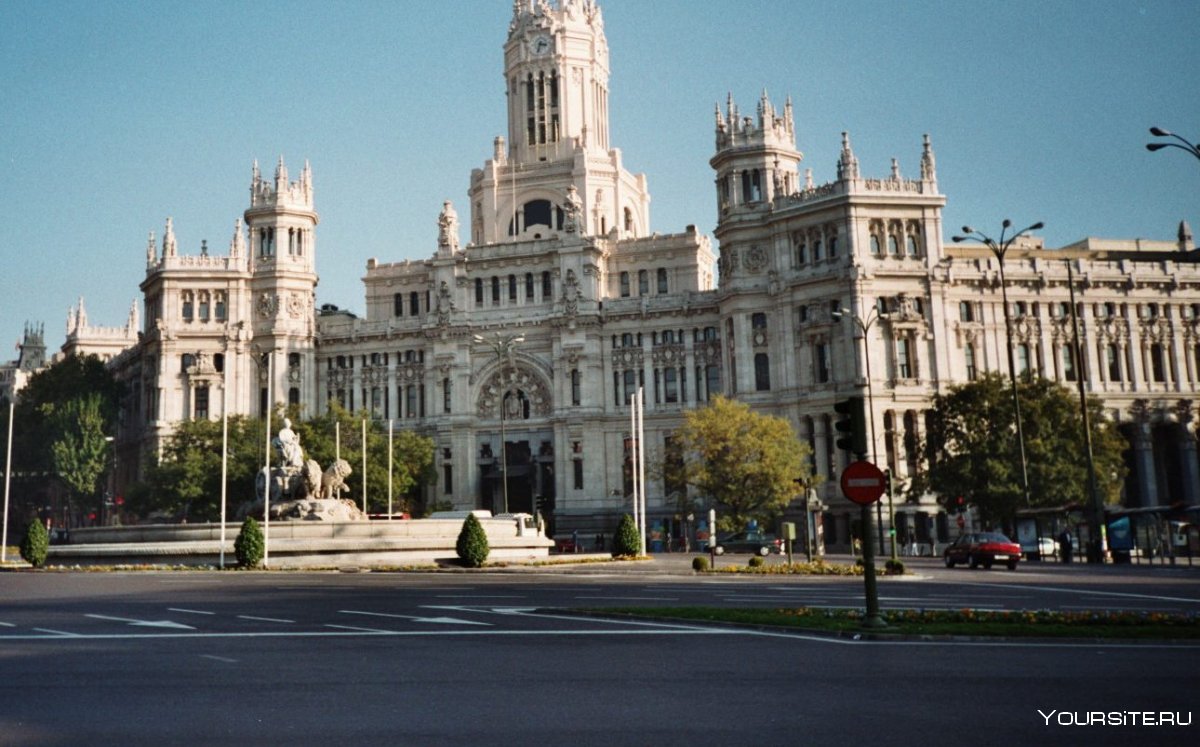 Дворец и фонтан Сибелес Мадрид