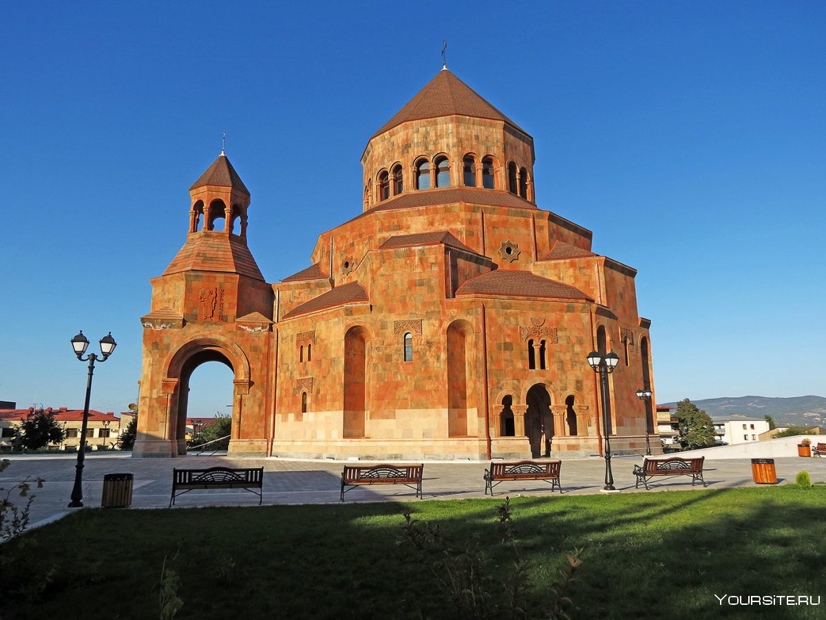 Церковь Степанакерт армянская Церковь