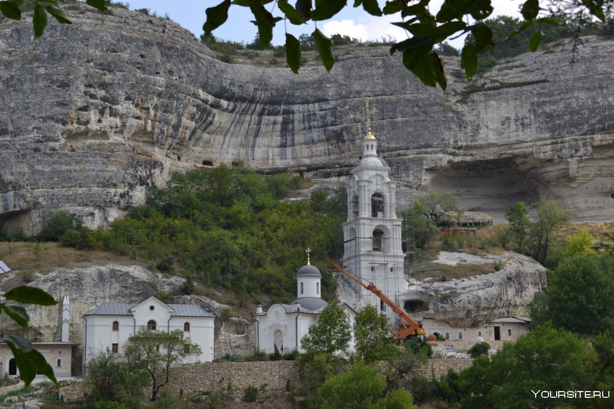 Чуфут-Кале Свято-Успенский монастырь
