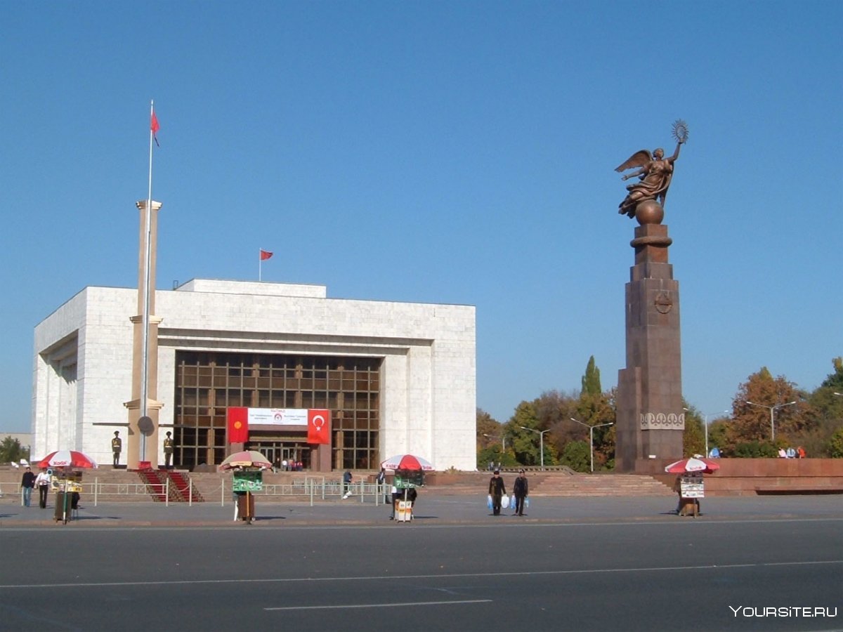 Монумент Эркиндик Бишкек