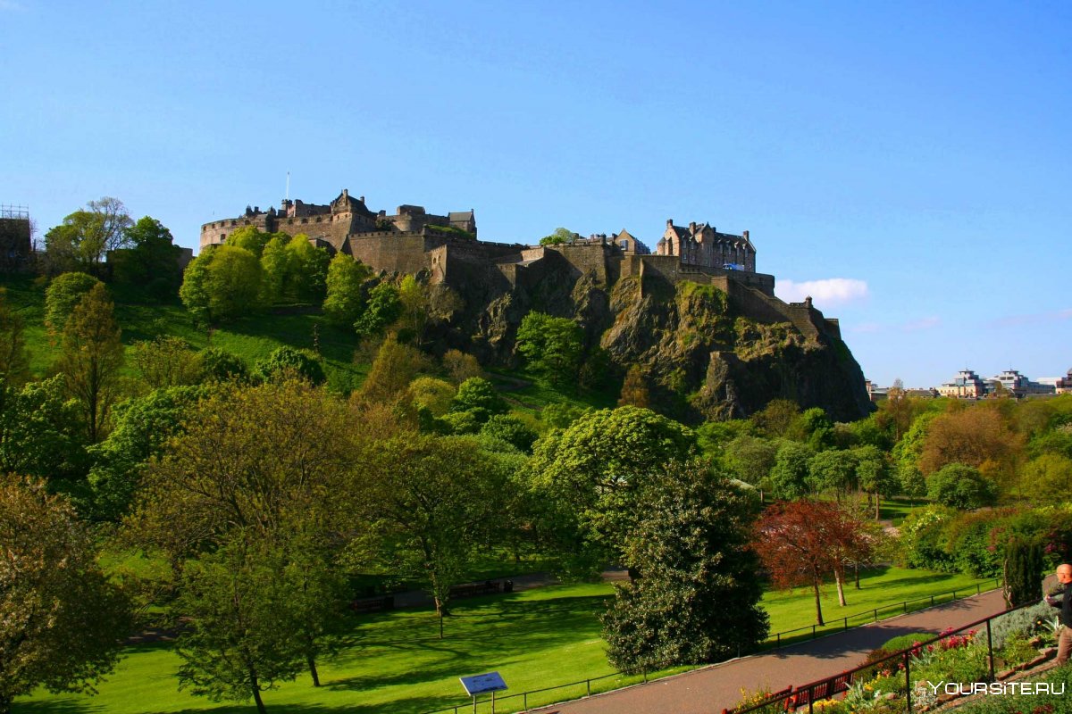 Замок средневековья Эдинбург
