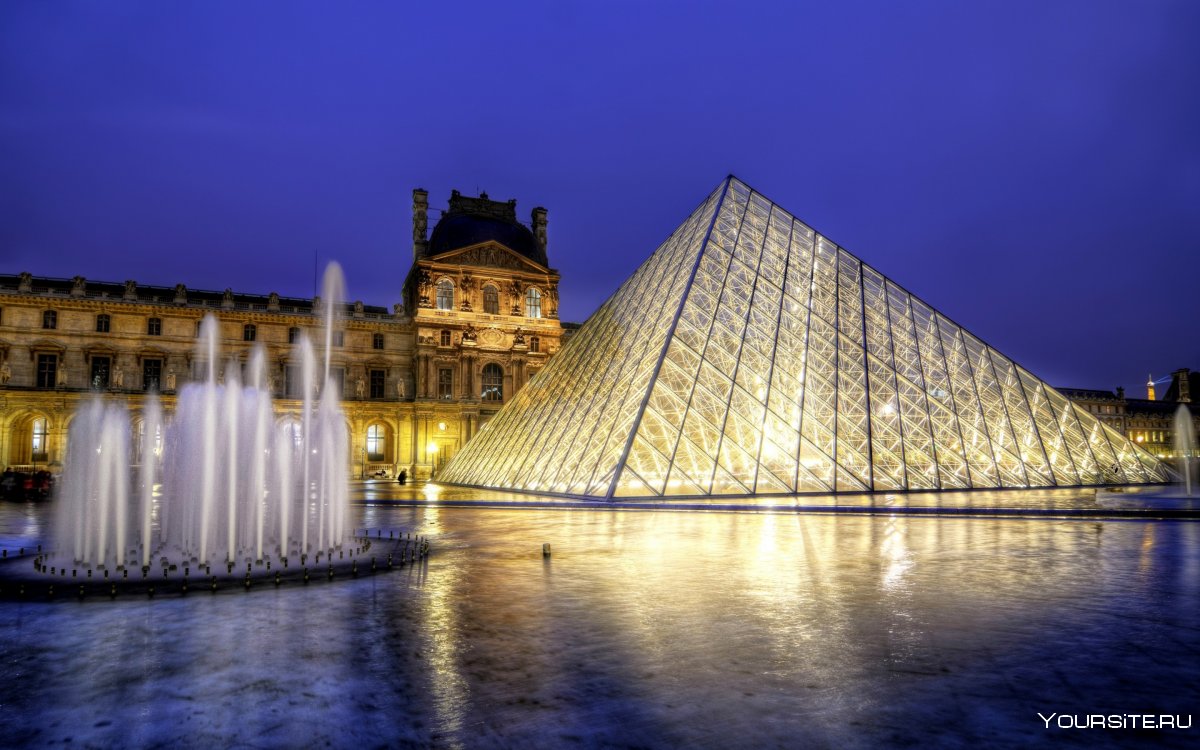 Франция пирамида Лувра