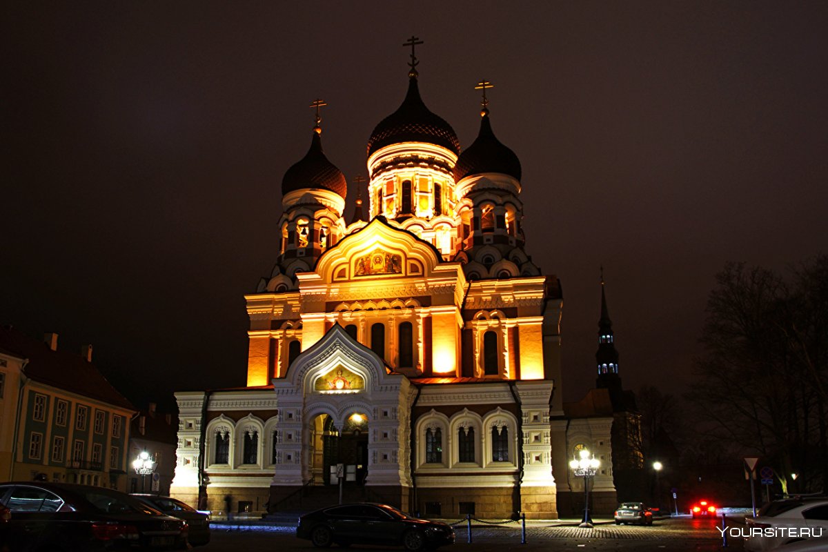 Александро-Невский собор вечером