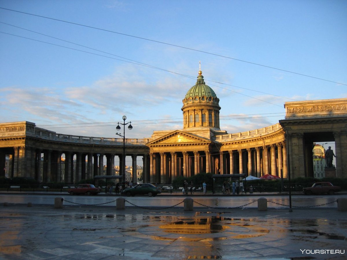 Гостиный двор Казанского собора в Санкт-Петербурге