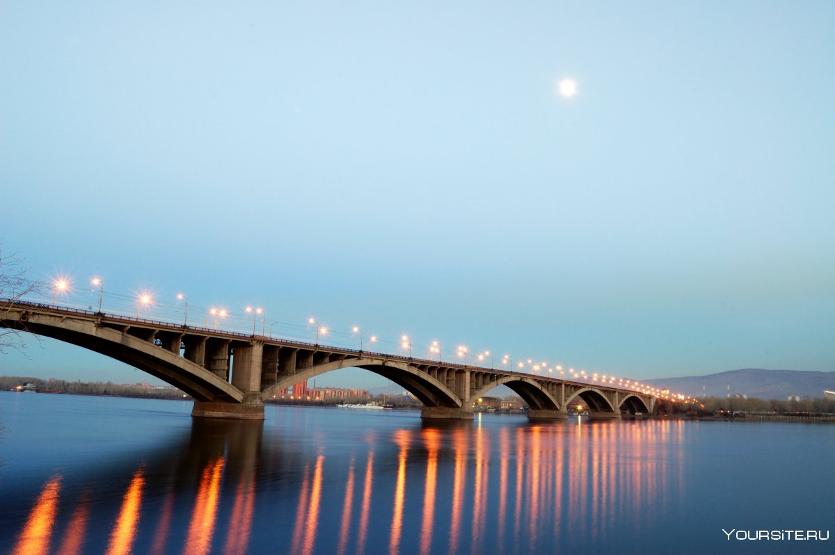 Красноярск наводнения коммунальный мост