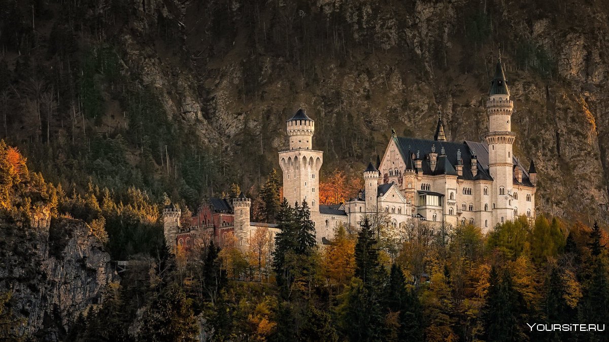 Замок в Баварии Нойшванштайн зимой