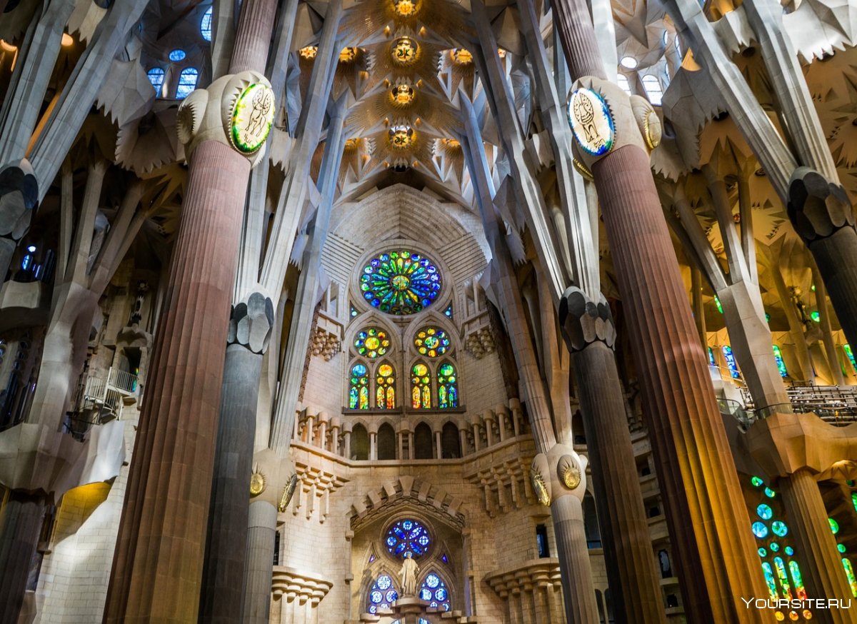 Искупительный храм Святого семейства, Барселона, Испания