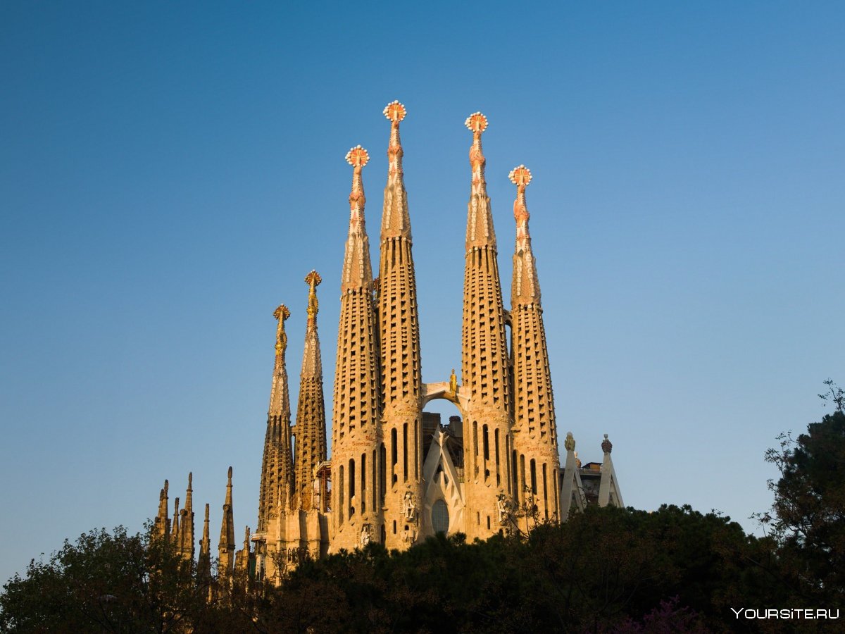 Храм Святого семейства Барселона Испания