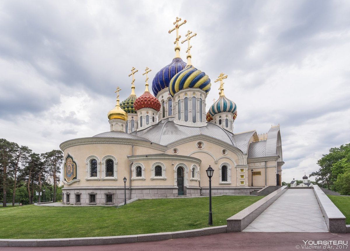 Храм Святого князя Черниговского в Переделкино