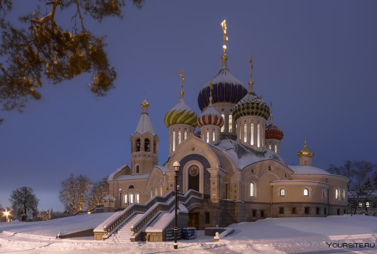 Храм Игоря Черниговского в Переделкино интерьер