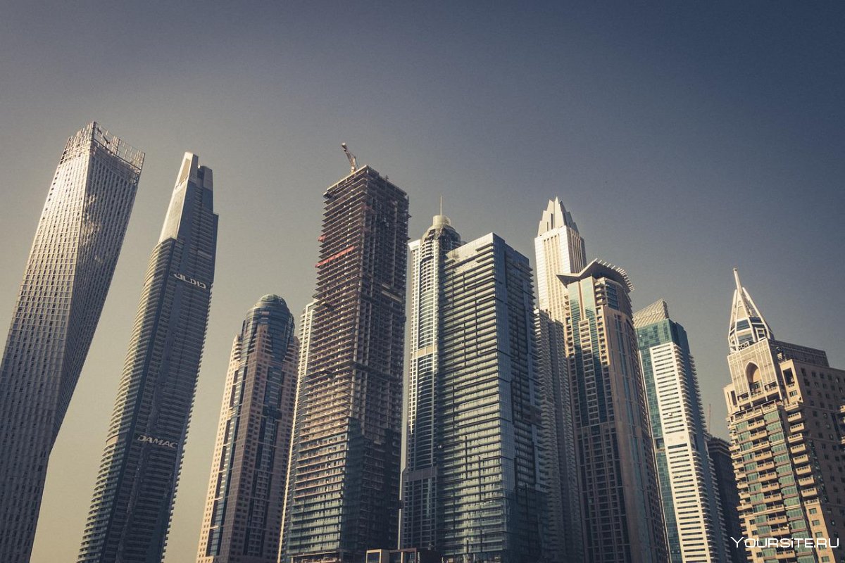 Закрученный небоскреб в Дубае