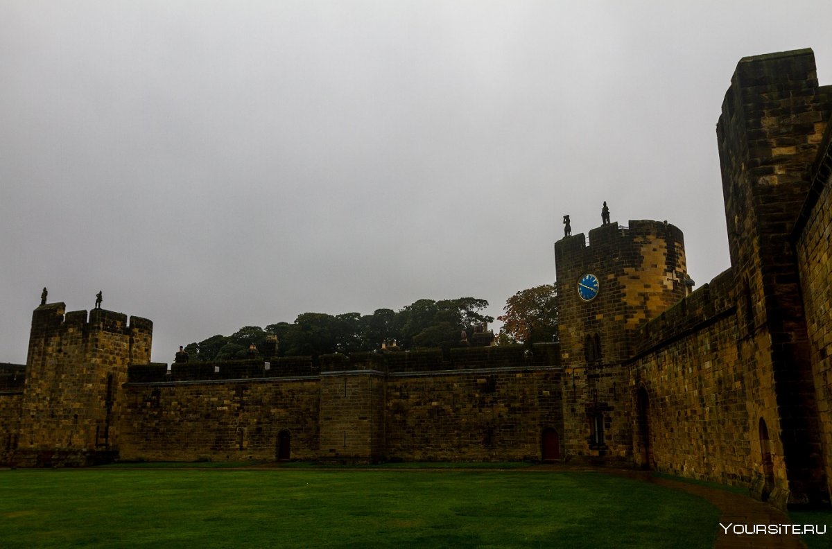 Alnwick Castle, Northumberland сверху