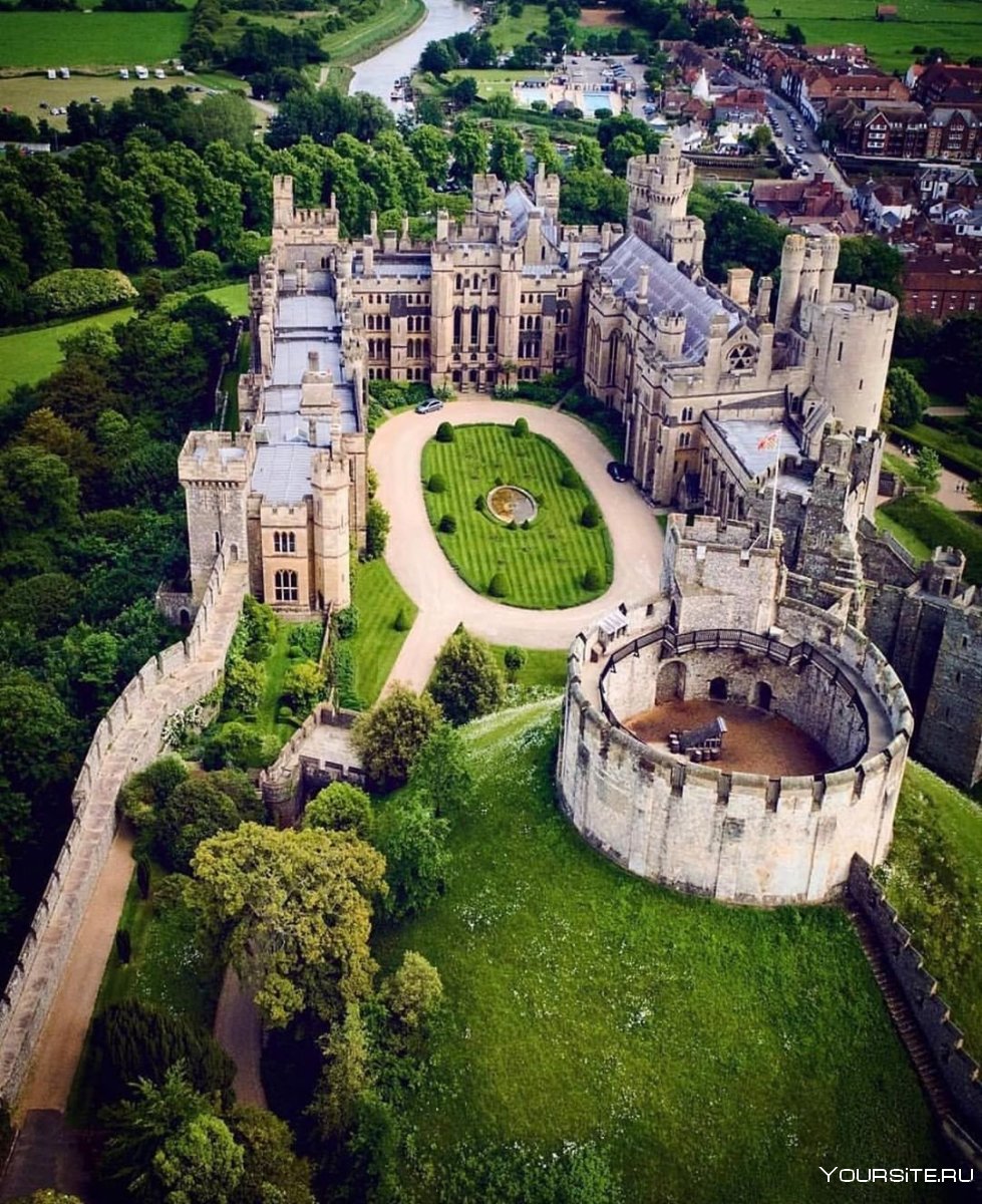 Замок Арундел (Арундел). Англия.