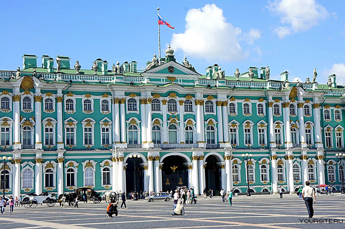 Здание зимнего дворца в Санкт-Петербурге