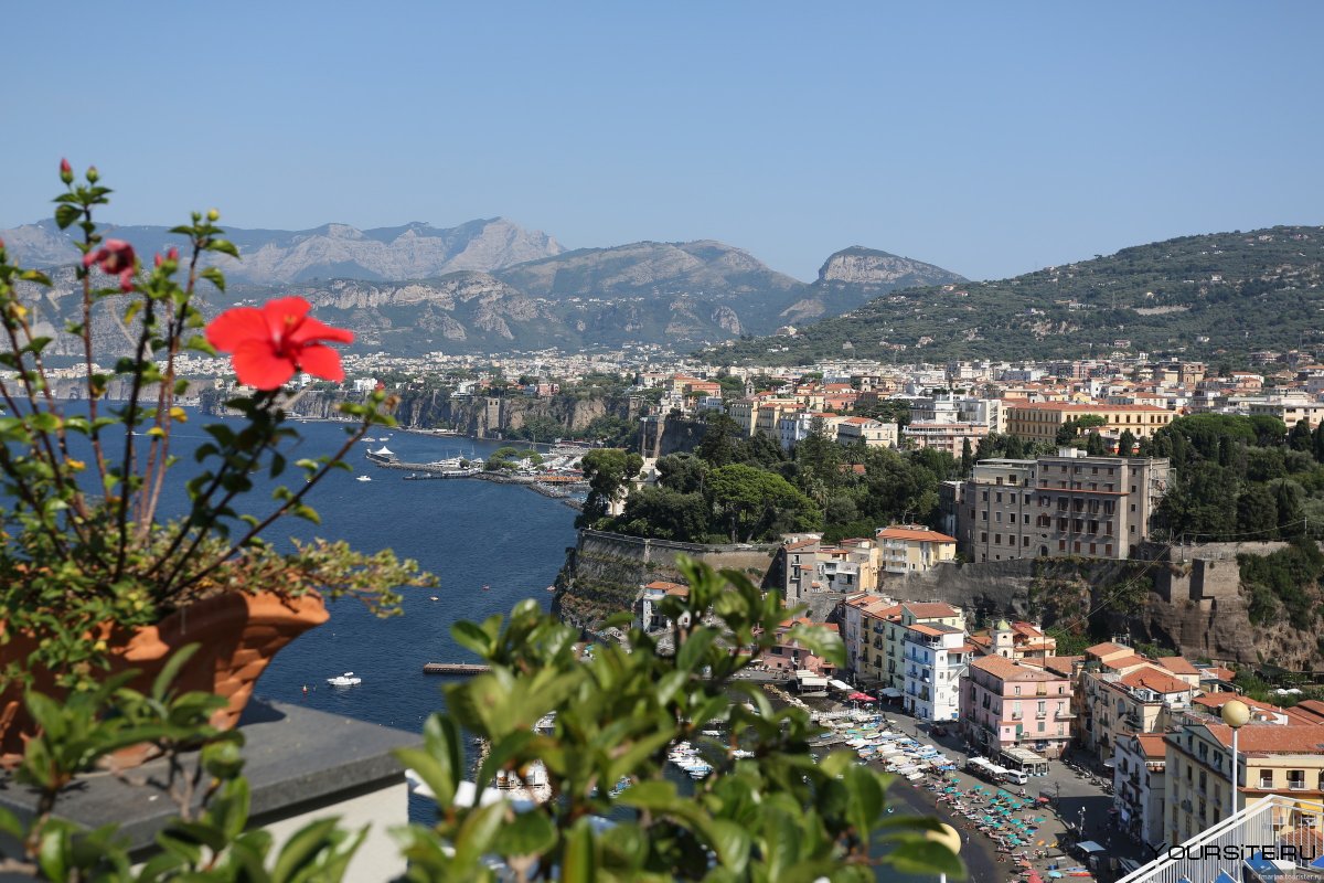 Италия Неаполь вид с балкона