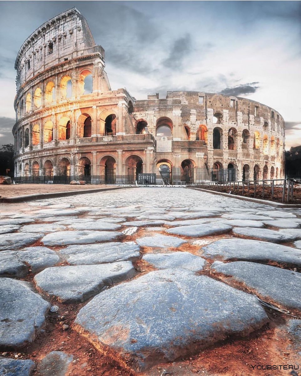 Амфитеатр Колизей в Италии