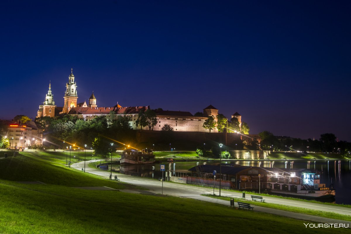 Вавельский замок ночью