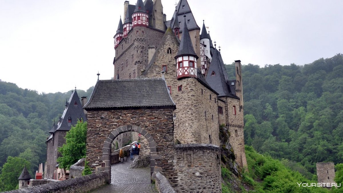 Замок Burg Eltz Германия