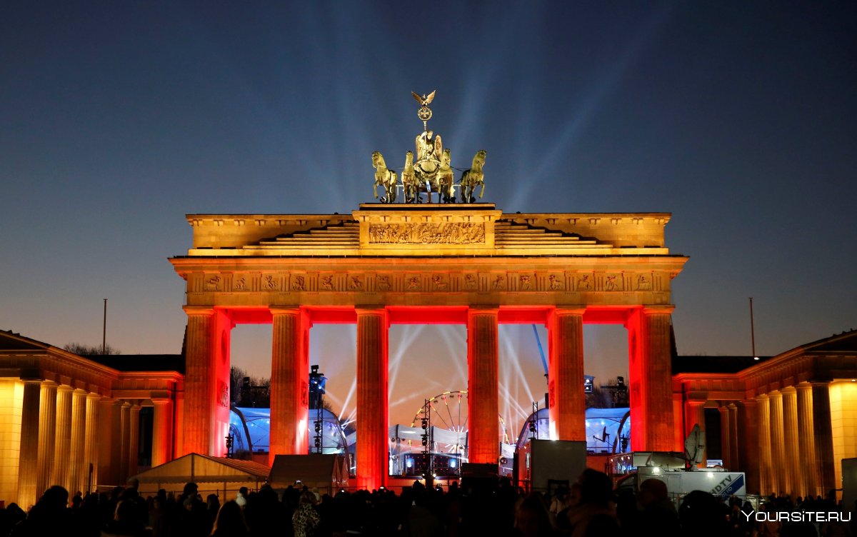 Бранденбургские ворота в Берлине ночью