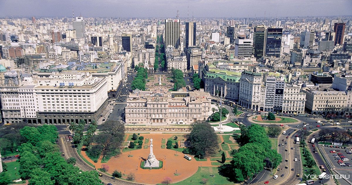 Площадь Плаза де Майо в Буэнос Айрес
