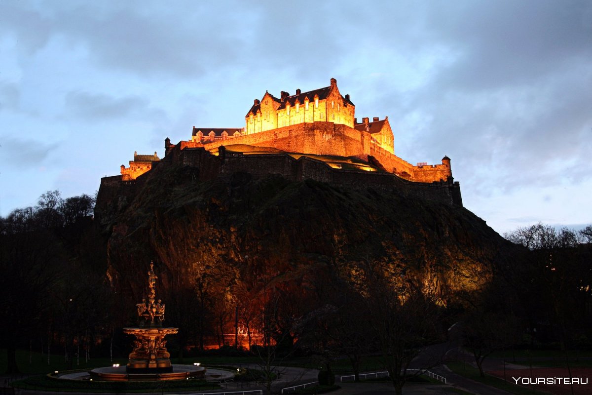 Эдинбургский замок Шотландия ночью