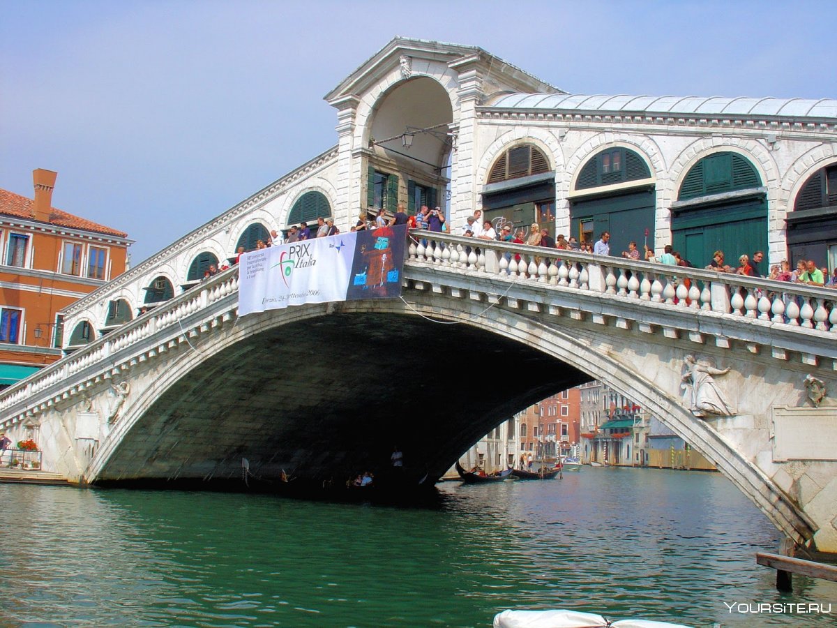 Мост Риальто Венеция внутри