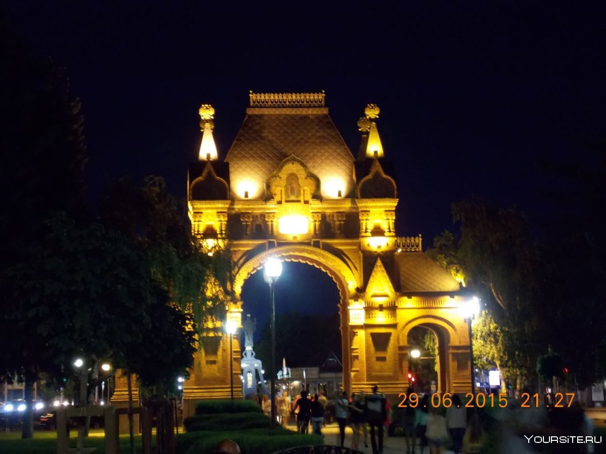 Александровская Триумфальная арка (царские ворота)