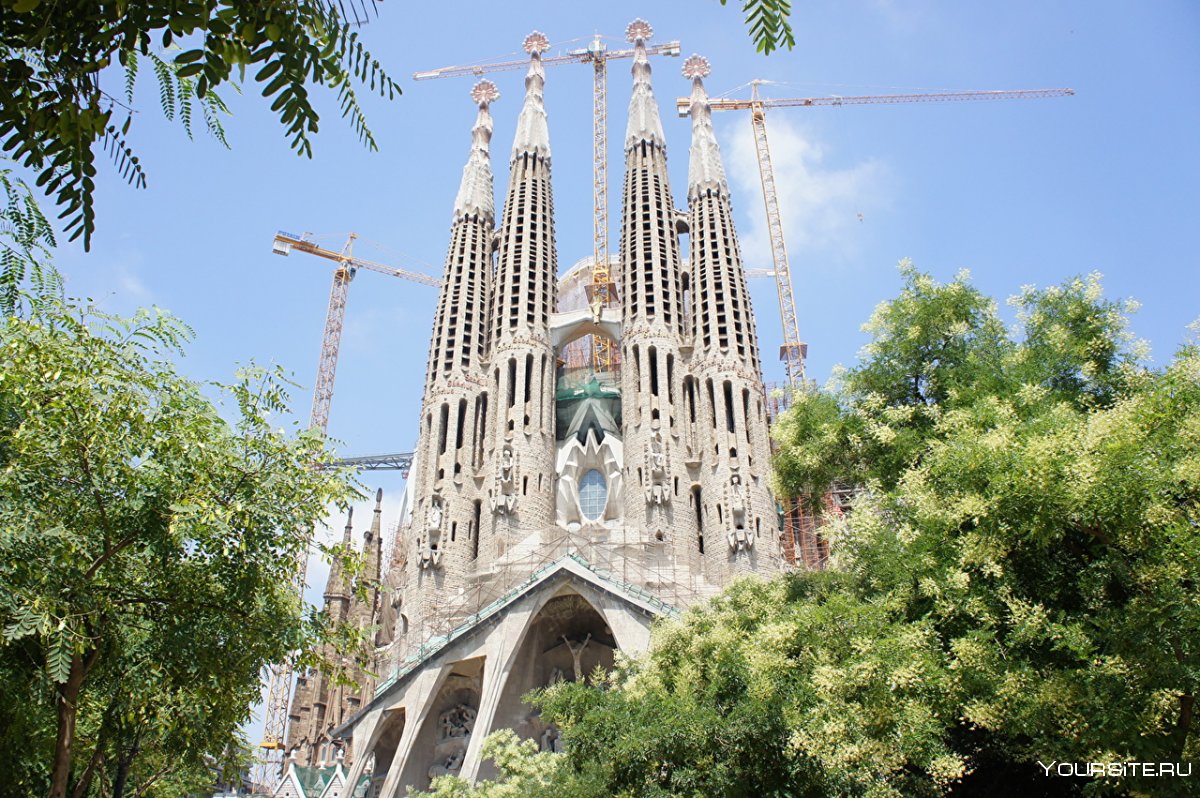 Барселона город храм Святого семейства
