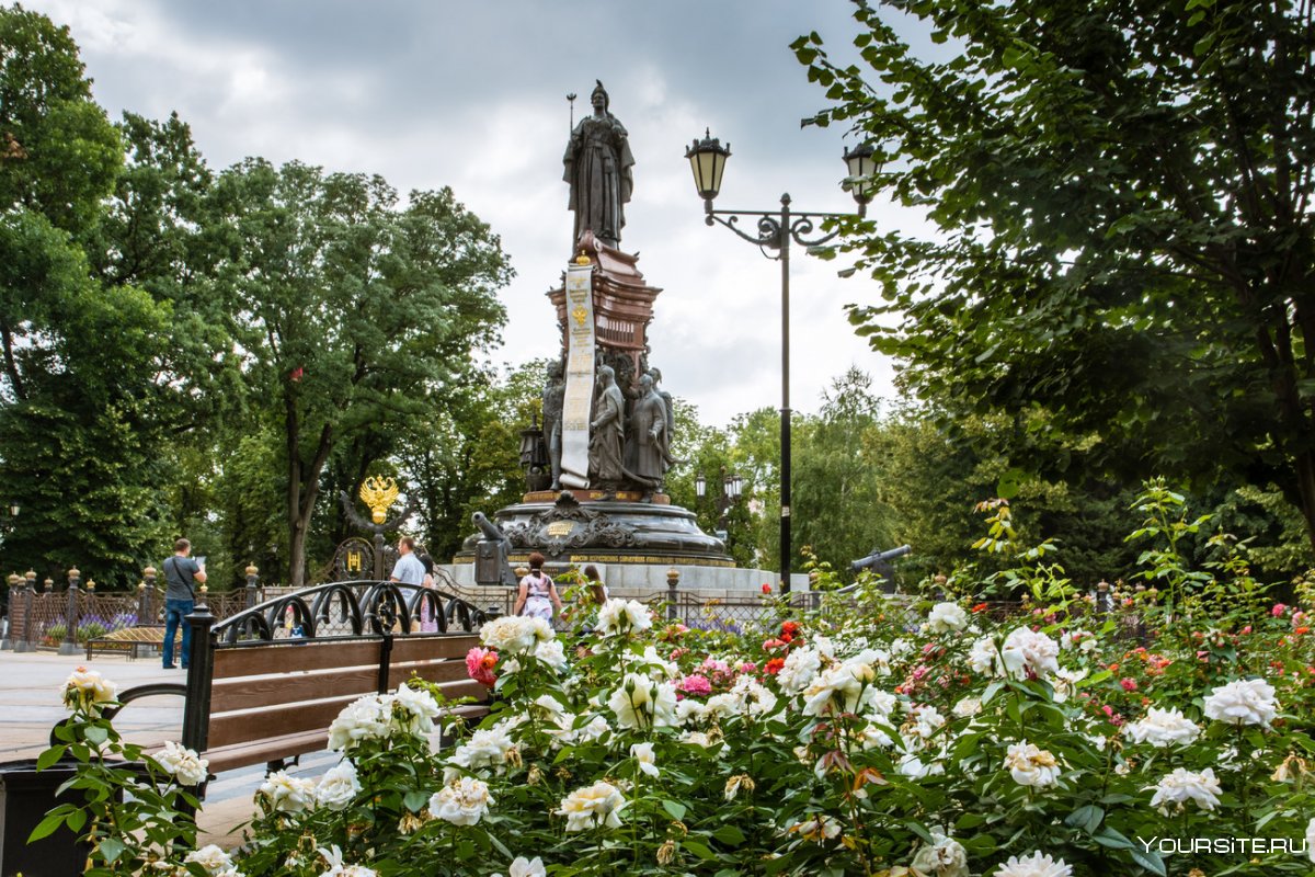 Екатерининский сквер памятник Краснодар