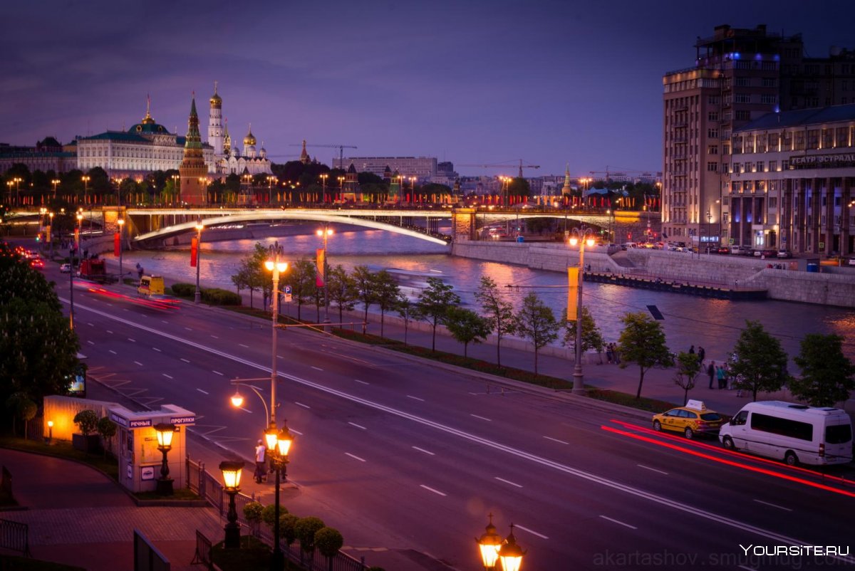 Москва вечером летом