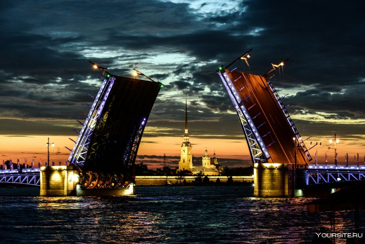 Александрийский мост в Санкт-Петербурге