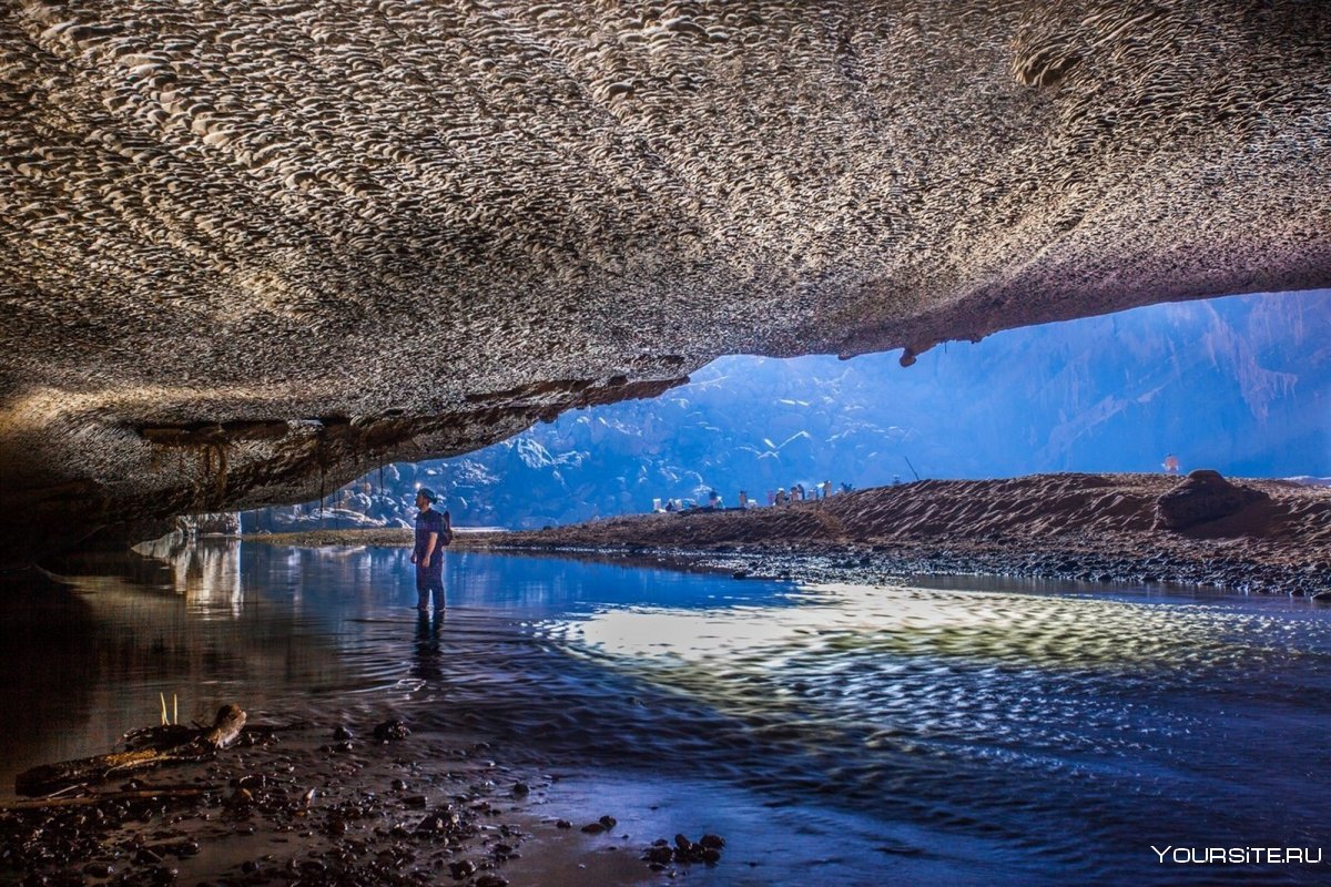 Пещера Шондонг сталагмиты