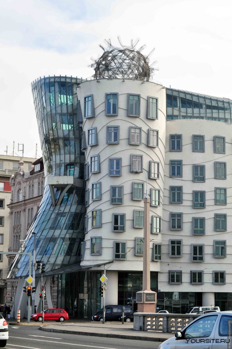 Танцующие здания в Праге