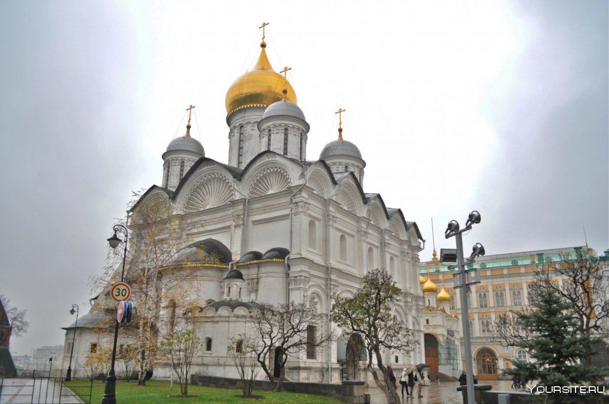 1) Архангельский собор (собор Святого Архистратига Михаила) в Москве