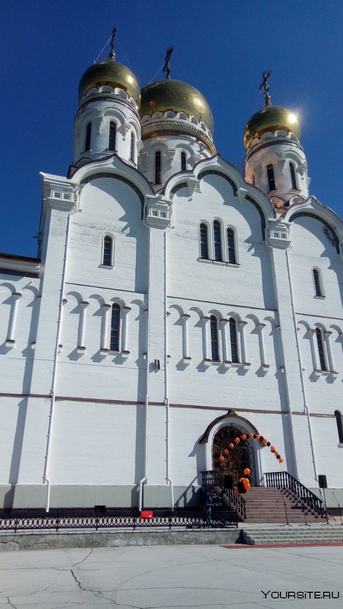 Спасо-Преображенский собор Тольятти осень