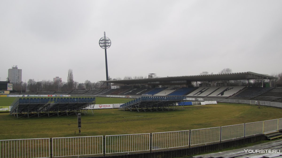 Стадион труд Пироговский