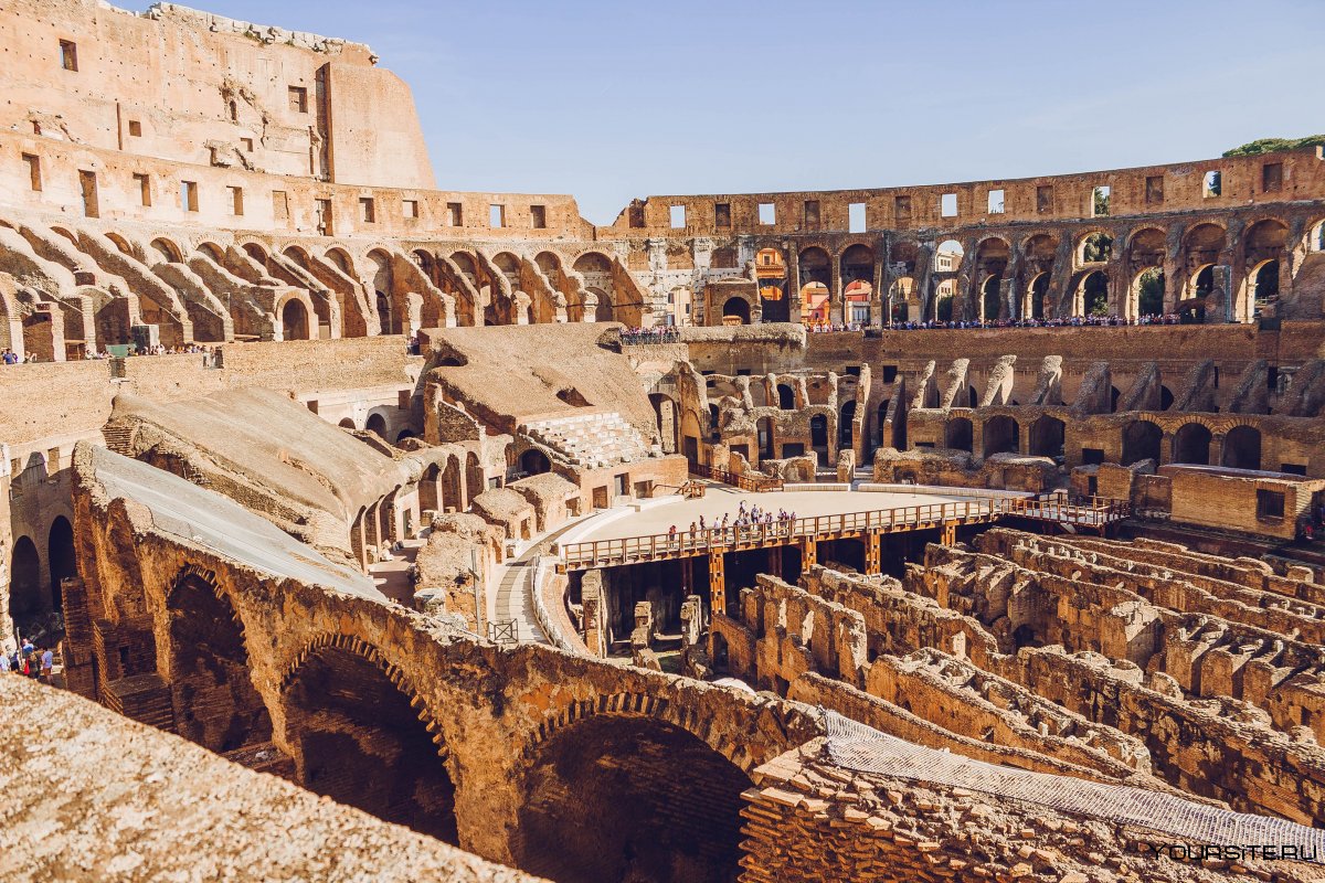 Колизей (Colosseum) – амфитеатр Флавиев.
