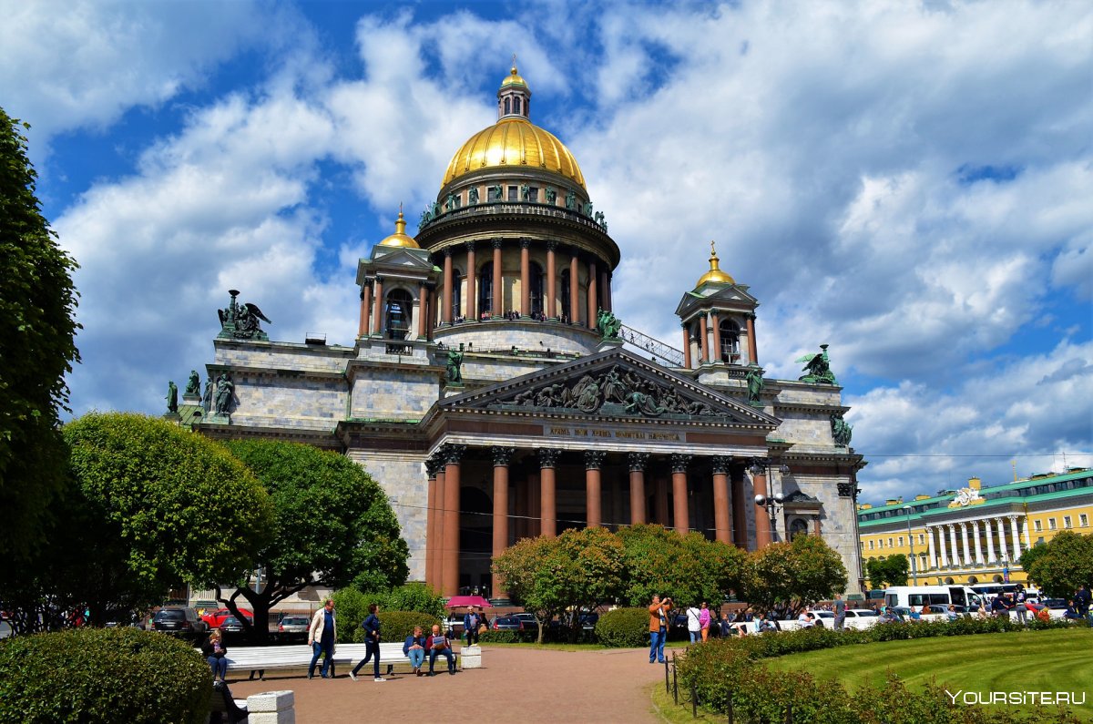 Исаакиевский собор и Казанский собор в Санкт-Петербурге