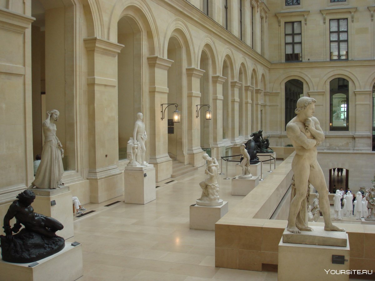Музей Лувр в Париже изнутри