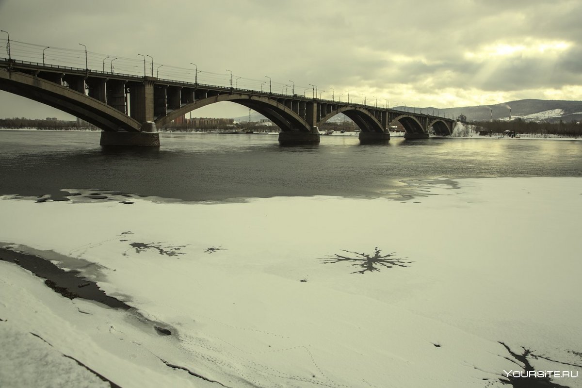 Коммунальный мост левый берег Красноярск