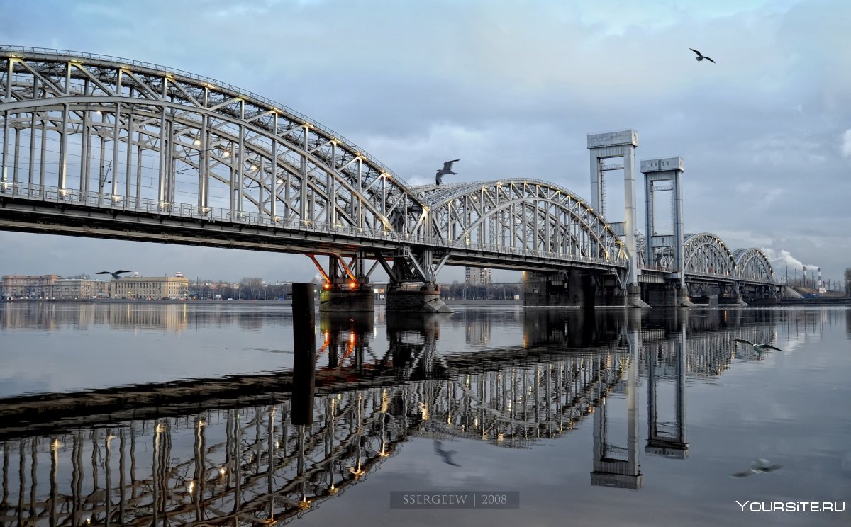 Финляндский мост в Санкт-Петербурге
