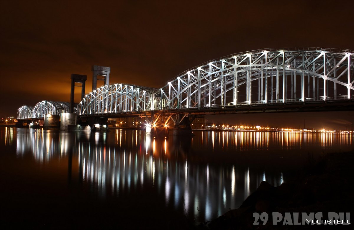 Хрустальный мост в Санкт Петербурге