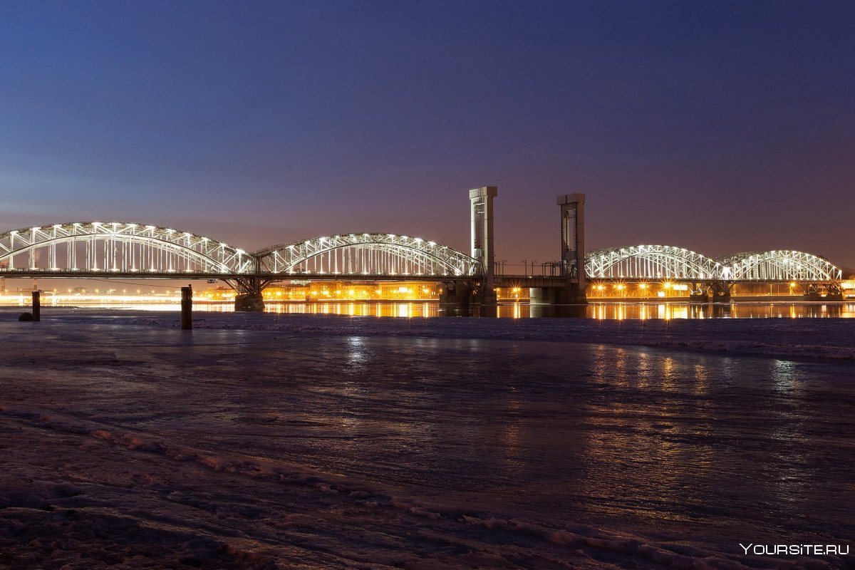 Разводной Железнодорожный мост в Санкт-Петербурге
