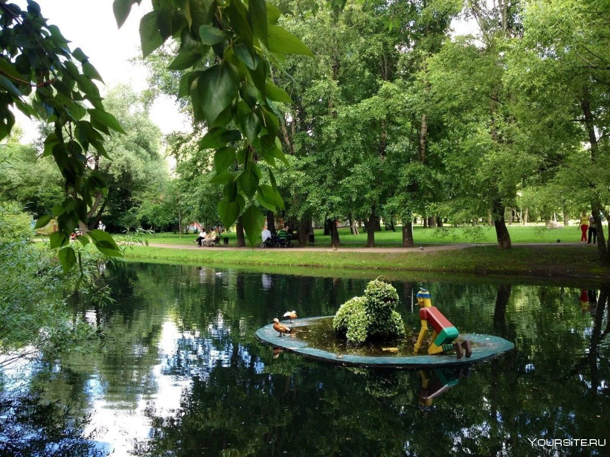 Воронцовский пруд в парке «усадьба воронцово»