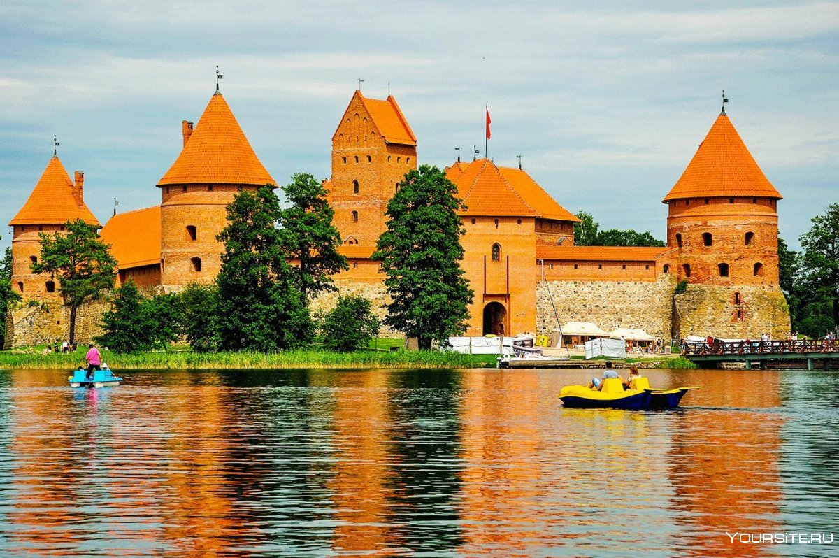 Тракайский островной замок Литва