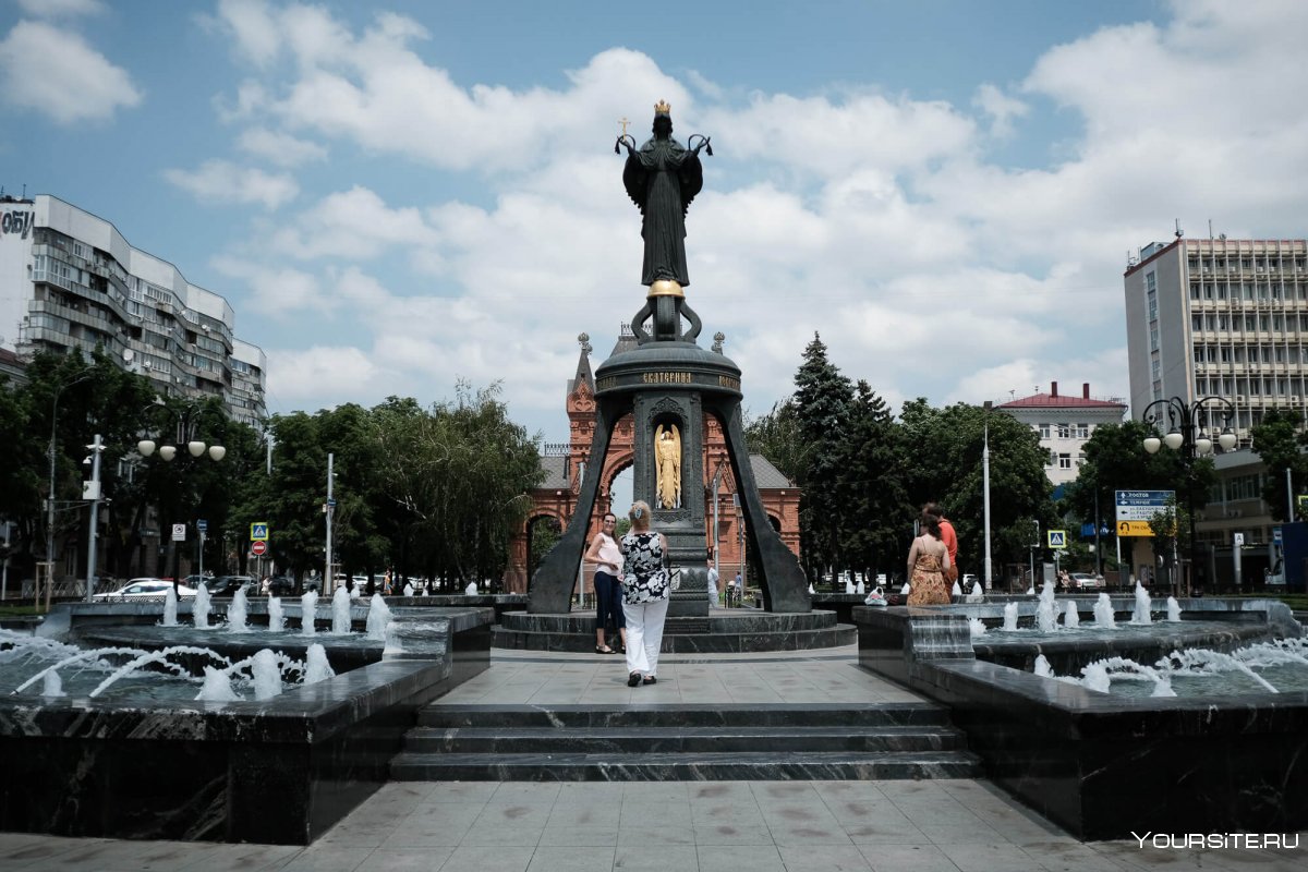 Онлайн камеры Казачья площадь, каскадный фонтан города Краснодар