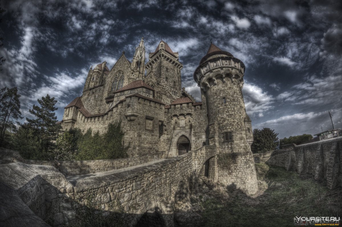 Замок Кройценштайн Австрия часовня