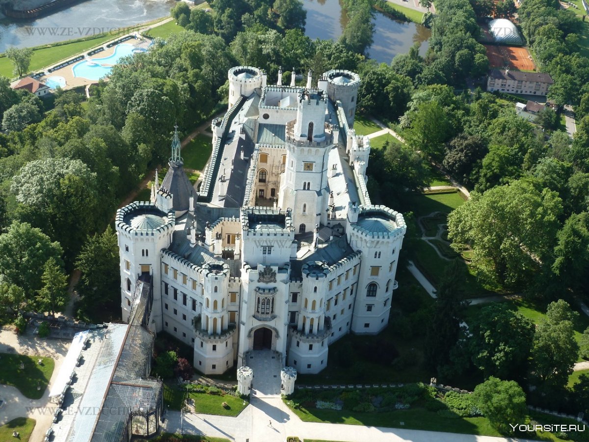 Замки Чехии замок Глубока над Влтавой
