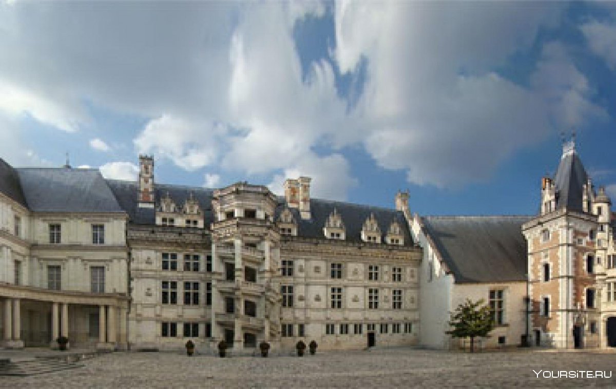 Дворец Людовика XII В Блуа